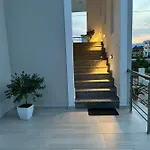 Angelina Villa