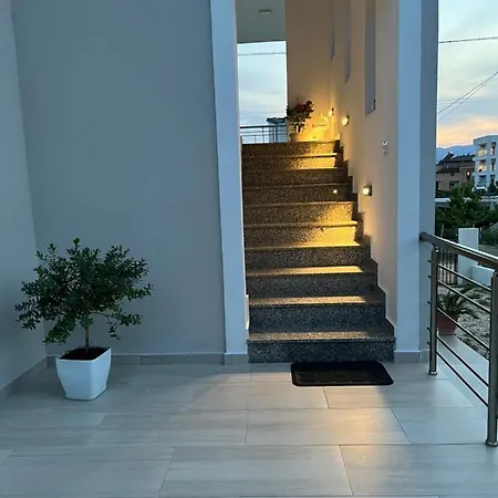 Angelina Villa