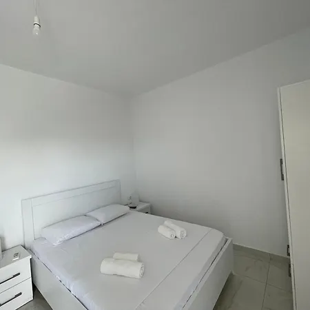 Angelina Villa Ksamil