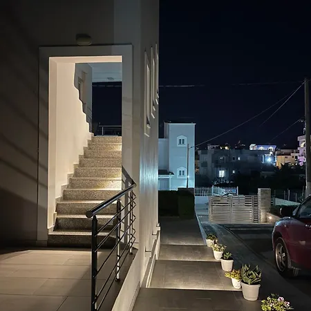 Angelina Villa *