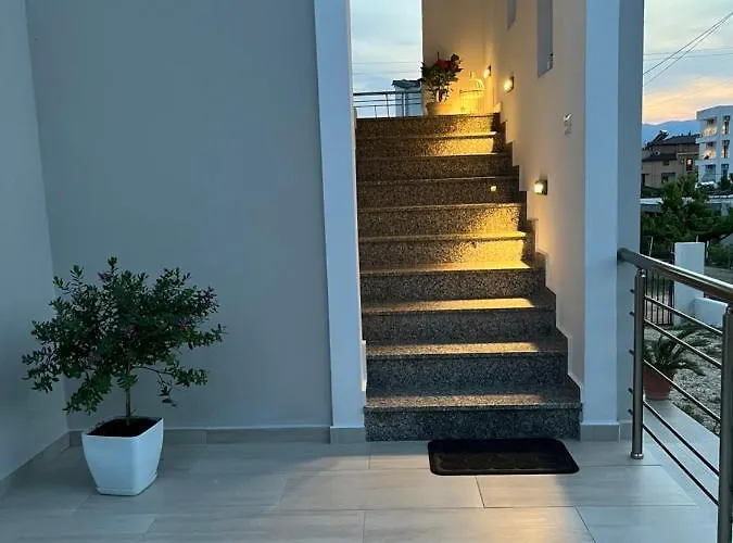 Angelina Villa