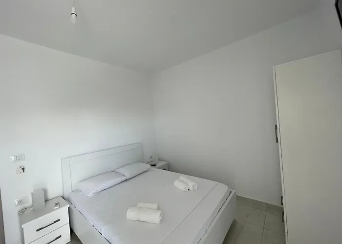 Angelina Villa Ksamil