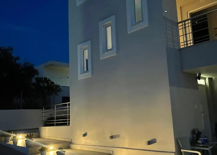 Angelina Villa Ksamil